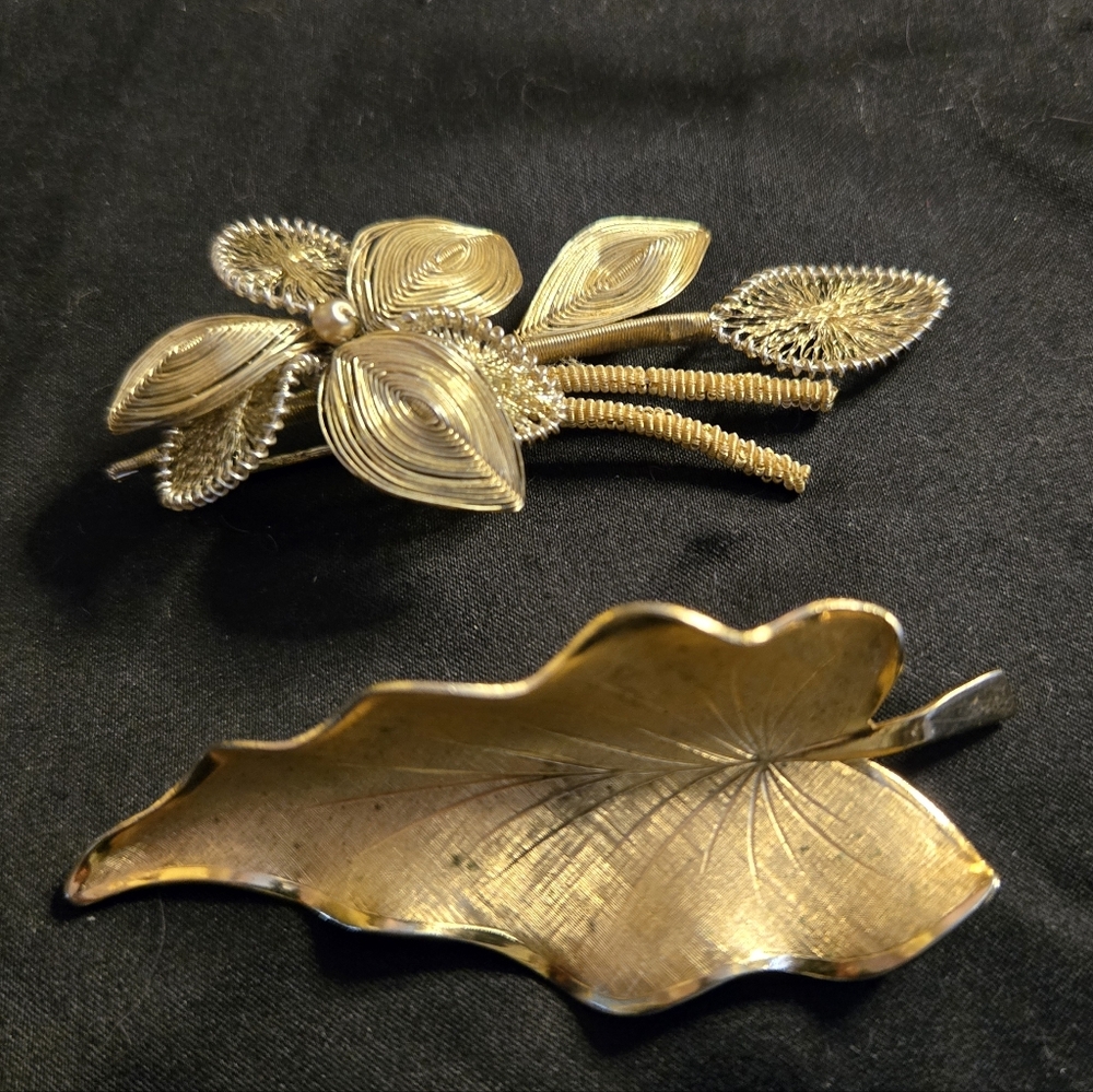 Vintage Gold-Tone Brooch Set – Wire Art Floral Brooch & Sculpted Leaf Pin